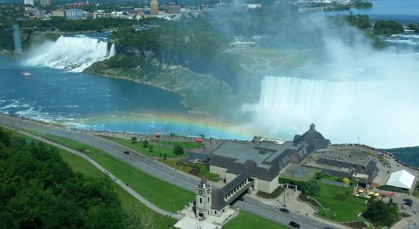 Tower Hotel At Fallsview Niagara Bagian luar foto