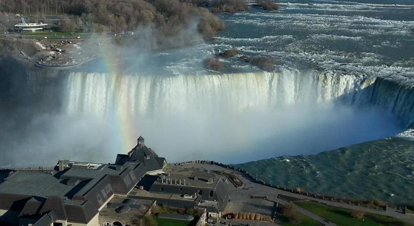 Tower Hotel At Fallsview Niagara Bagian luar foto
