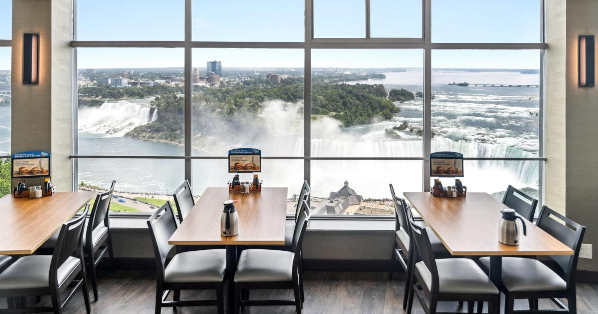Tower Hotel At Fallsview Niagara Bagian luar foto