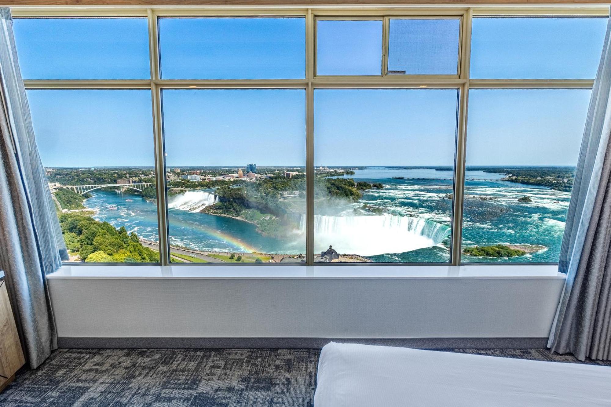 Tower Hotel At Fallsview Niagara Bagian luar foto